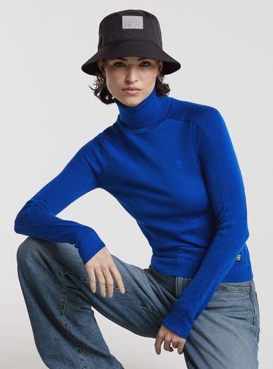 Core Slim Turtle Neck Knitted Sweater
